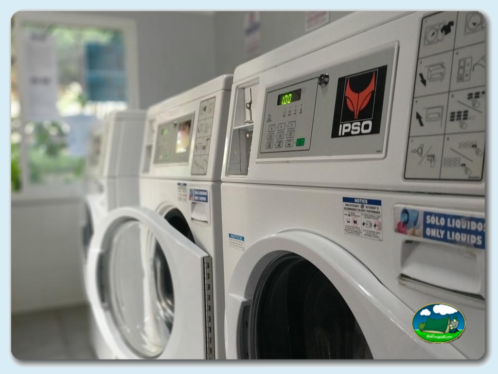 Camping Cabopino foto de Lavander&iacute;a