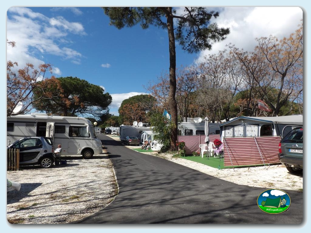 Camping Cabopino foto de PARCELAS DE SOMBRA O MEDIA SOMBRA