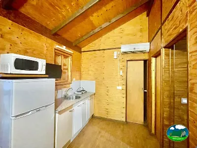Cabaña de madera con cocina equipada del Camping Cabopino, Marbella (Málaga)