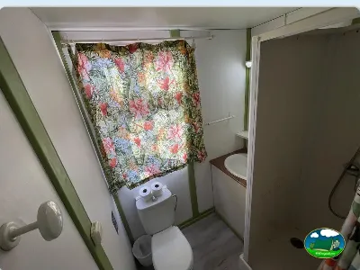 Aseos mobil-home del Camping Cabopino, Marbella (Málaga)