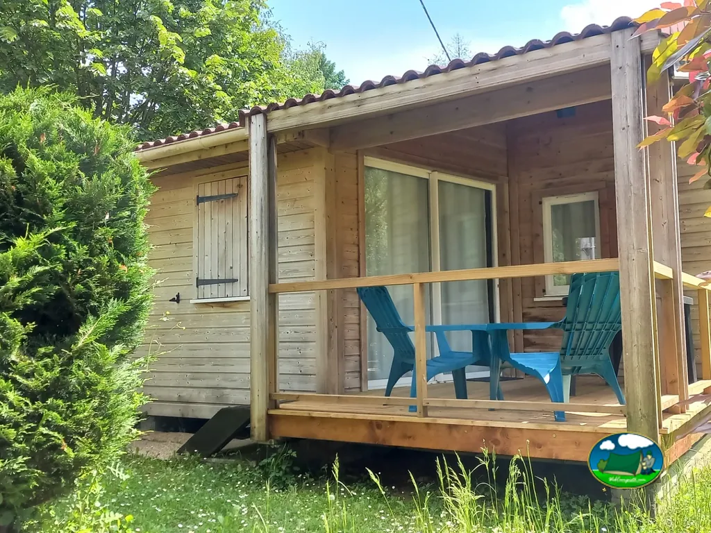 Mobil home con porche de Camping Municipal l'Orée du Bois, Arthez-de-Béarn