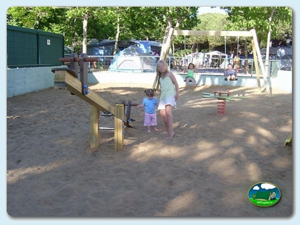 Camping Los Jarales en Mijas Costa, informacion instalaciones