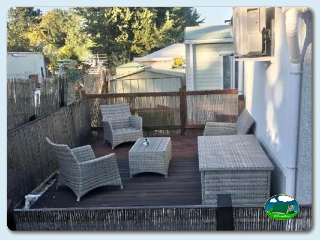 Mobil-home con terraza y zona de estar del Camping Monte Parc, Alhaurín de la Torre (Málaga)