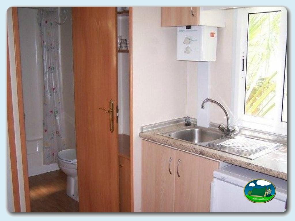 Bungalows en Camping Valle Niza Playa, Málaga, España