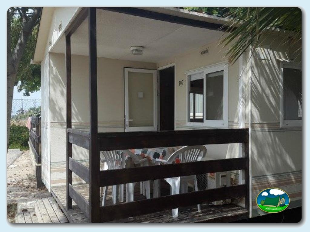 Bungalows en Camping Valle Niza Playa, Málaga, España