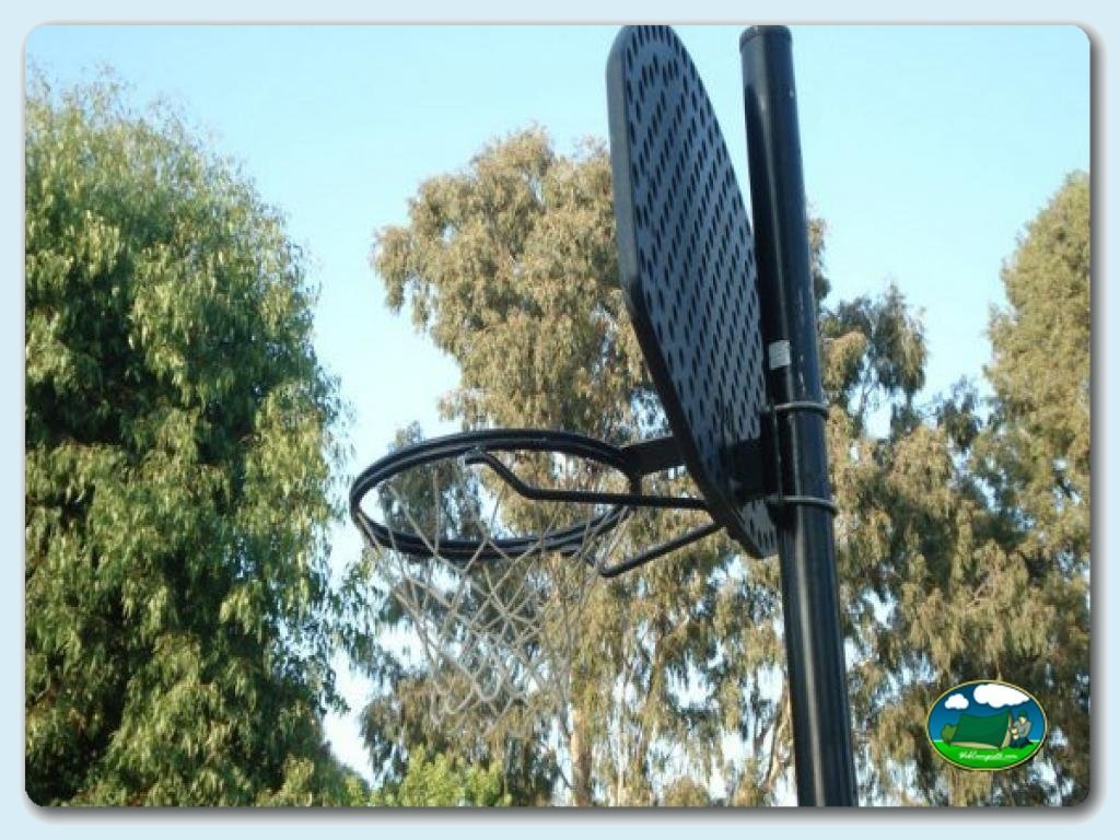 Instalaciones Deportivas en Camping Valle Niza Playa, Málaga, España