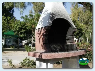 Horno de leña en el recinto del Camping Valle Niza Playa, Benajarafe (Málaga)