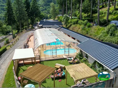 piscina cubierta desde arriba