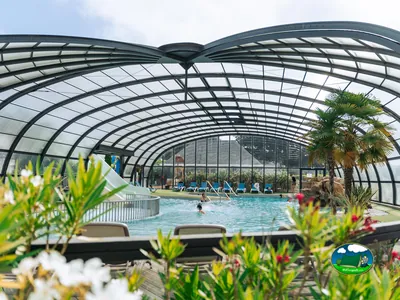 piscina bajo cubierta