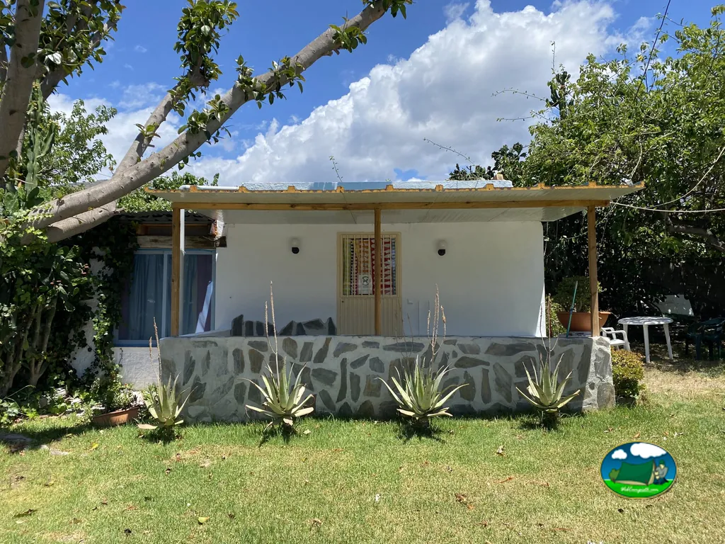 Mobil-home con terraza cubierta y vistas al mar del Camping La Herradura, Almuñecar (Granada)