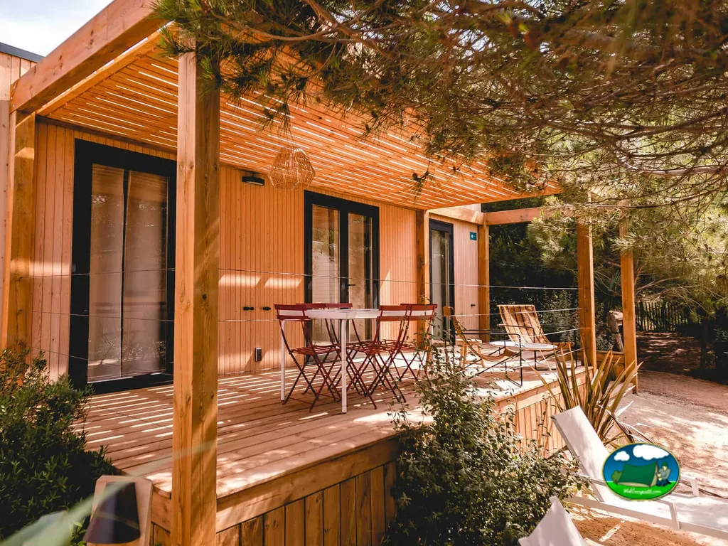 Bungaló con terraza