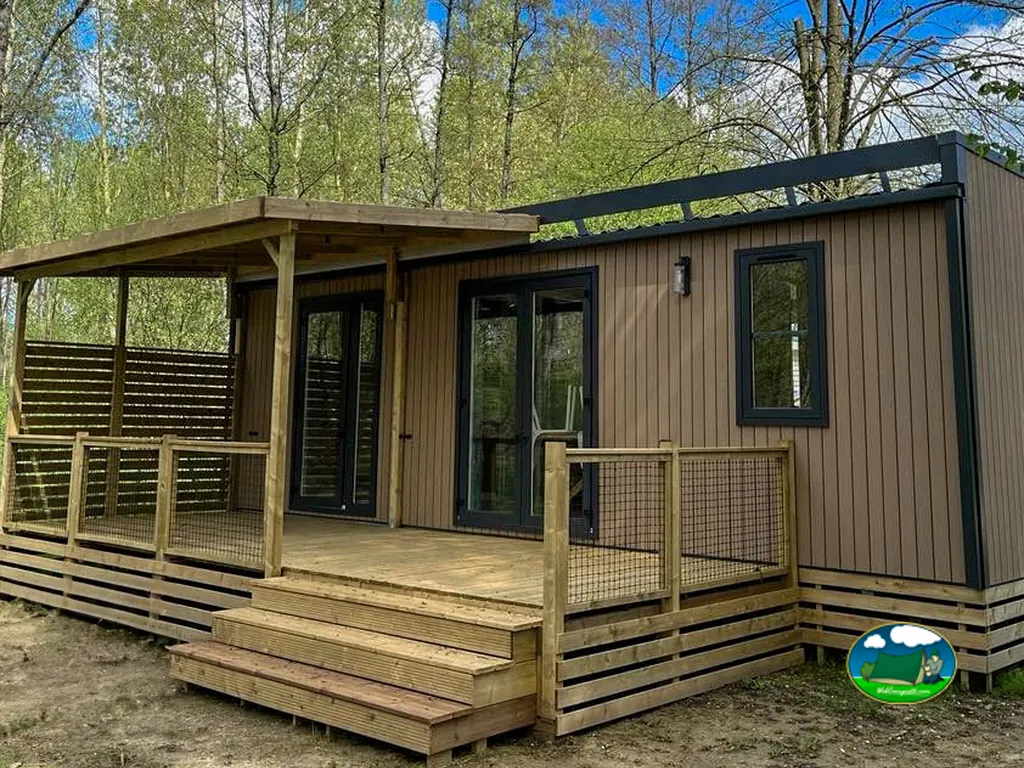casa móvil en el bosque
