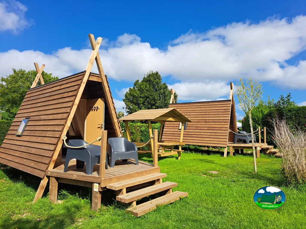cabañas triangulares de madera