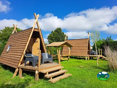cabañas triangulares de madera