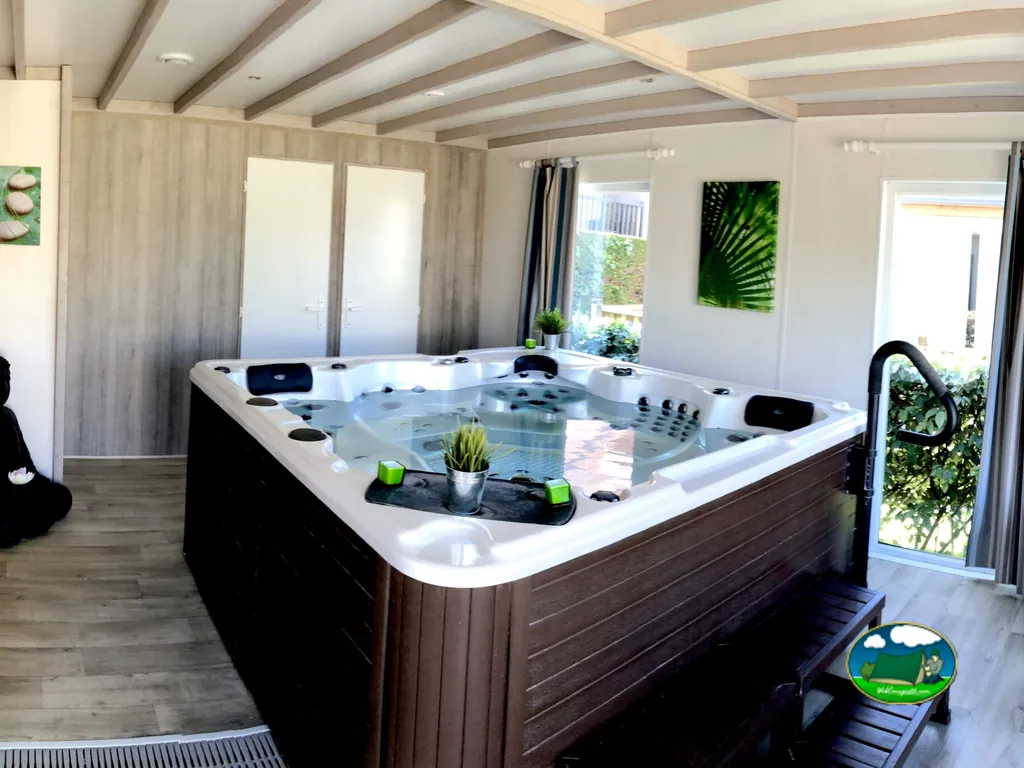bañera de hidromasaje interior