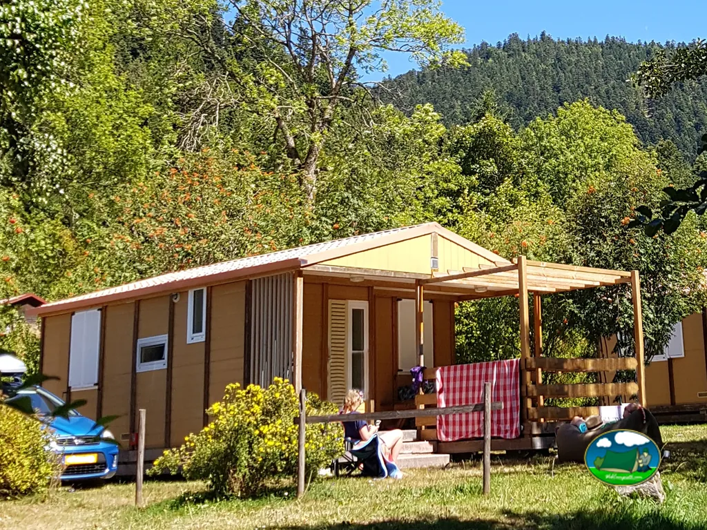 casa móvil con porche