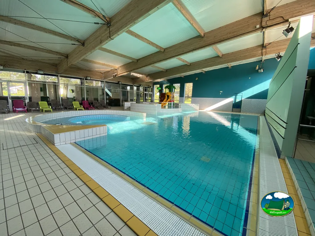 Piscina cubierta climatizada
