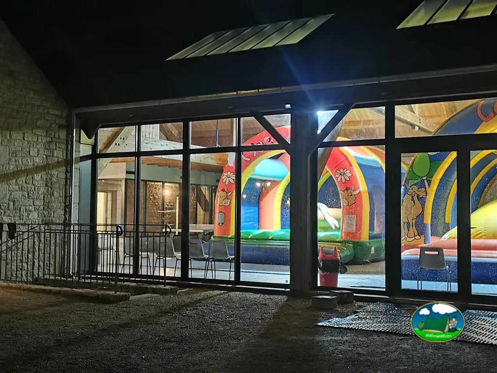 parque infantil cubierto