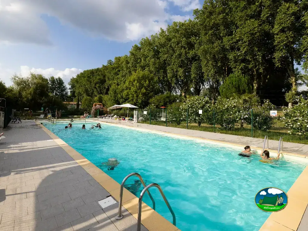piscina al aire libre