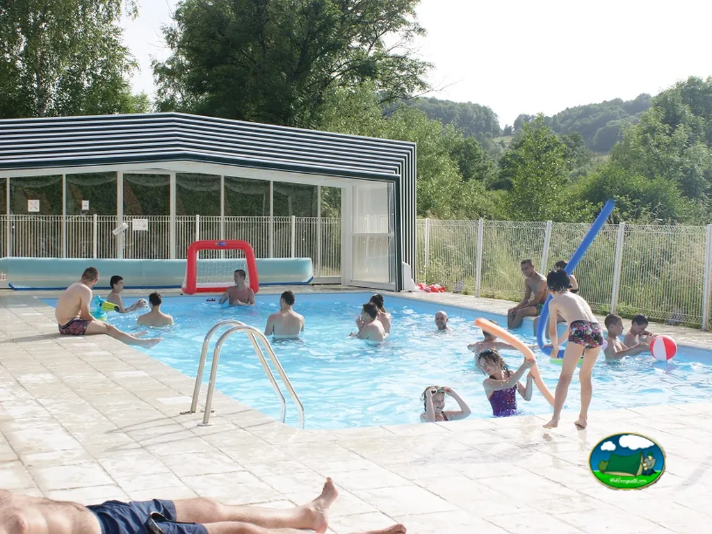 piscina con menores