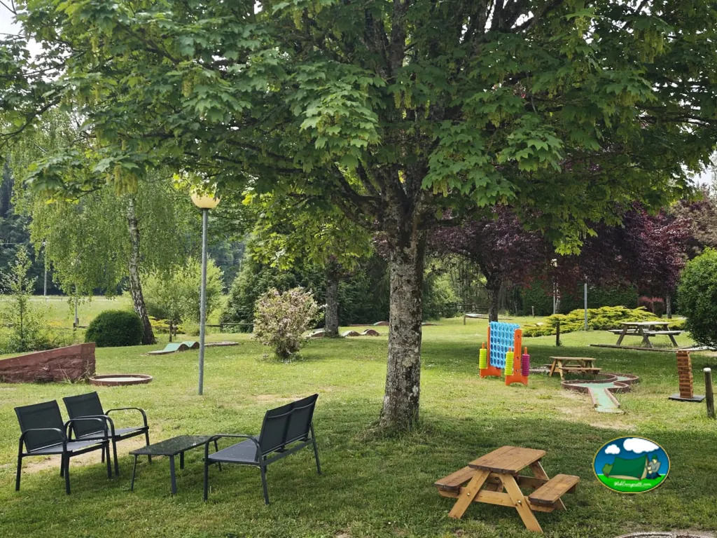 Parque infantil y minigolf