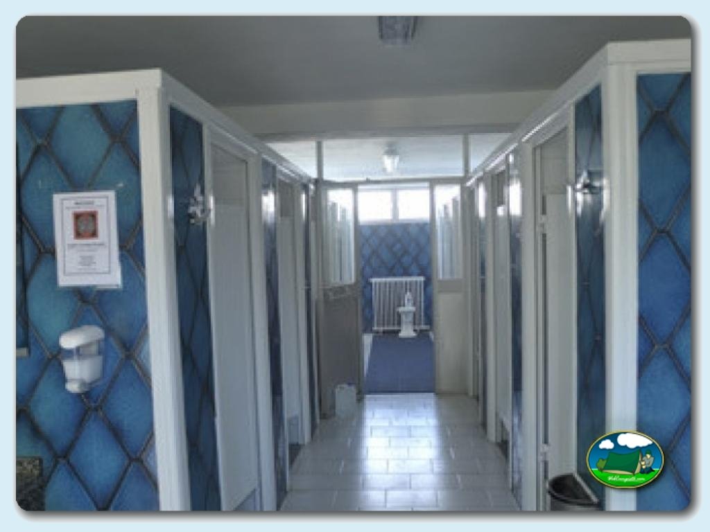 Camping Las Lomas foto de Ba&ntilde;os con calefacci&oacute;n