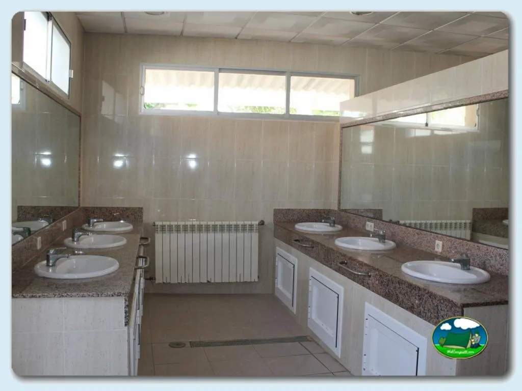 Camping Carlos III en La Carlota, Córdoba - imagen 5