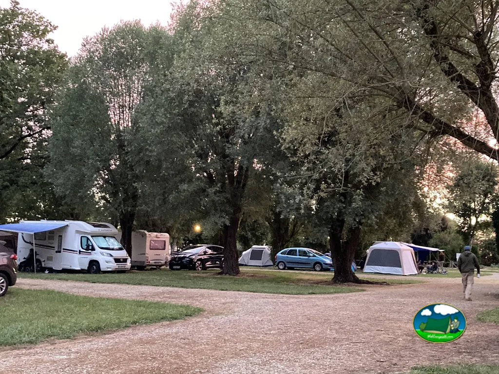 Parcelas con autocaravanas