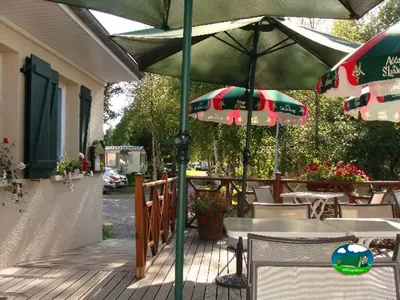 terraza con mesas