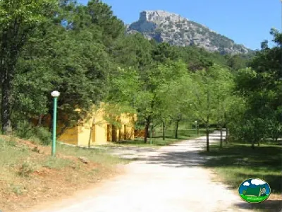 Cabaña con vistas a la montaña del Camping Puente de las Herrerías, Cazorla (Jaén)