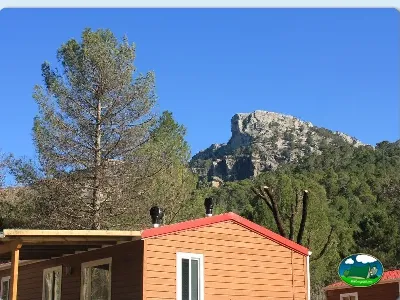 Bungalow con vistas a la montaña del Camping Puente de las Herrerías, Cazorla (Jaén)
