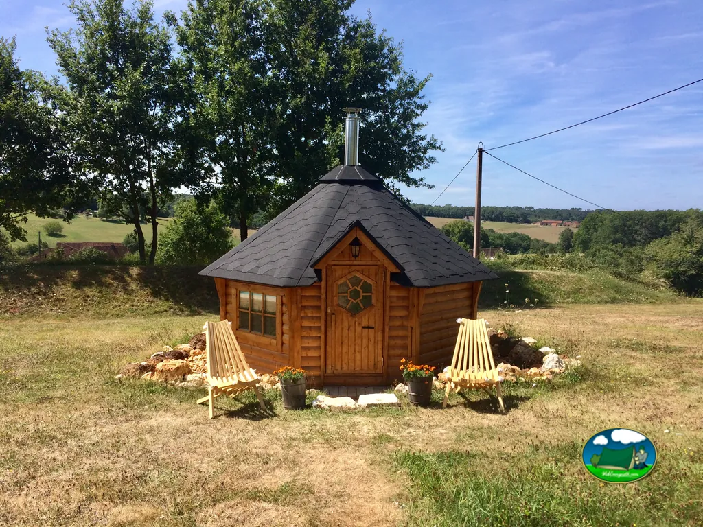 cabaña octogonal de madera