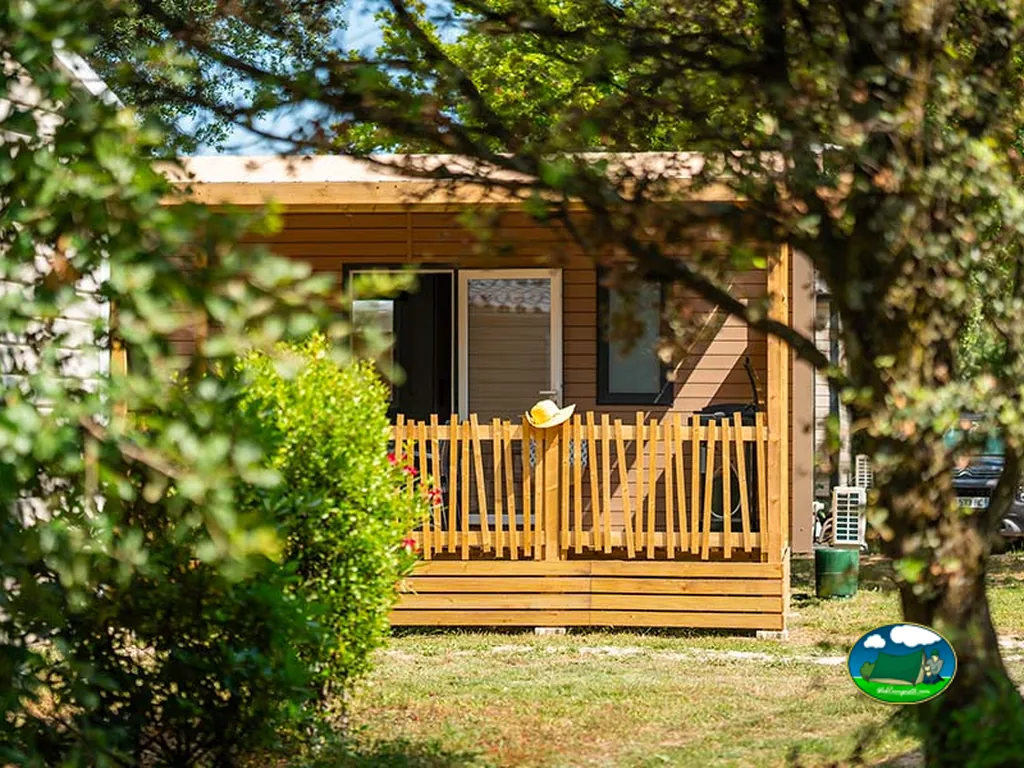 casa móvil con porche