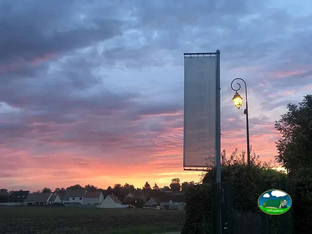 cartel al atardecer