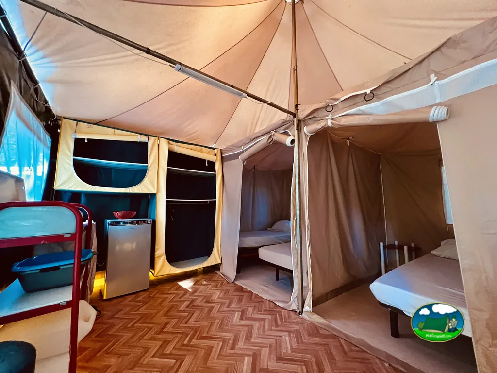 Tienda de acampada interior