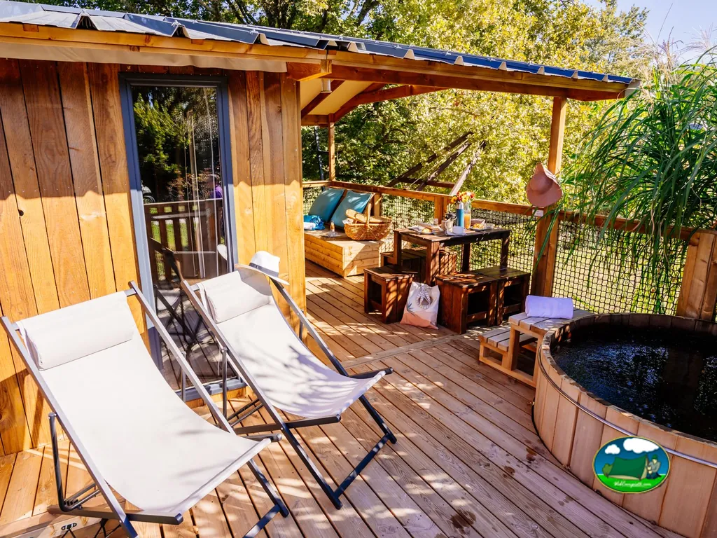 Terraza con jacuzzi