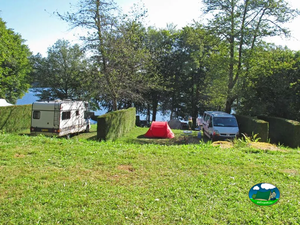 Parcela junto al lago