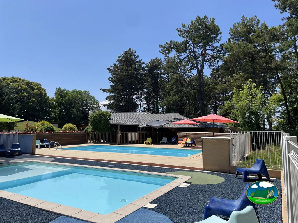 piscina con zona infantil