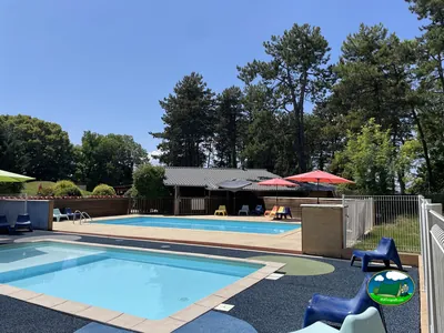 piscina con zona infantil