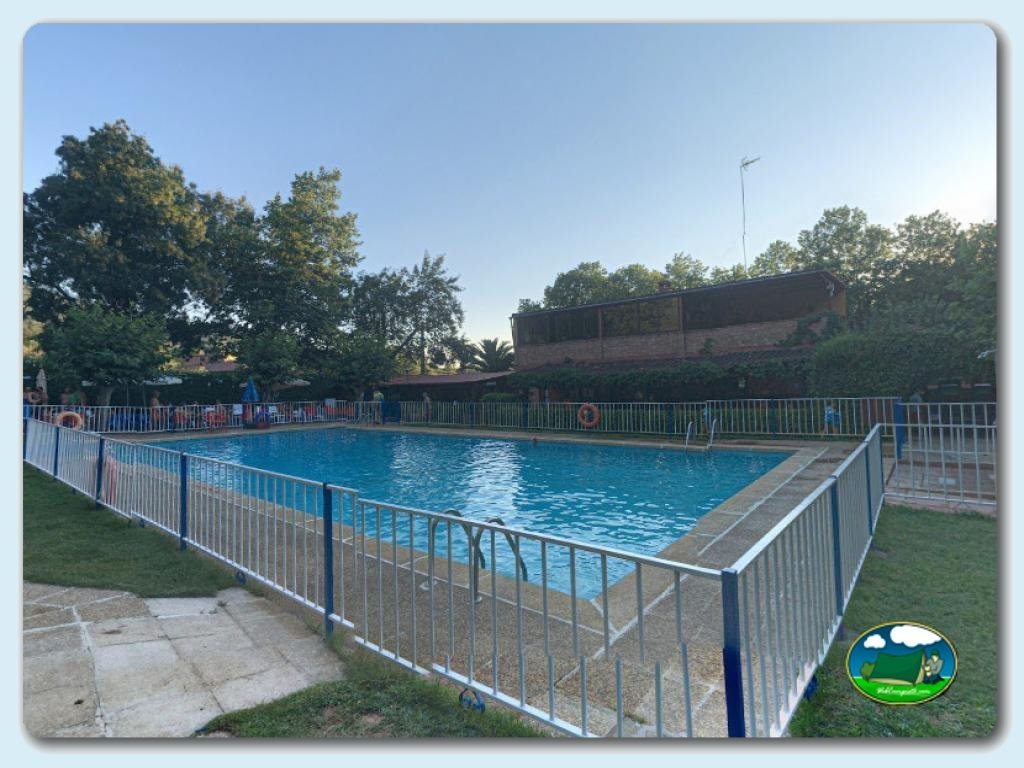 Piscinas en Camping El Pinajarro, Cáceres, España