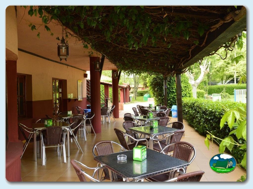 Terraza en Camping El Pinajarro, Cáceres, España