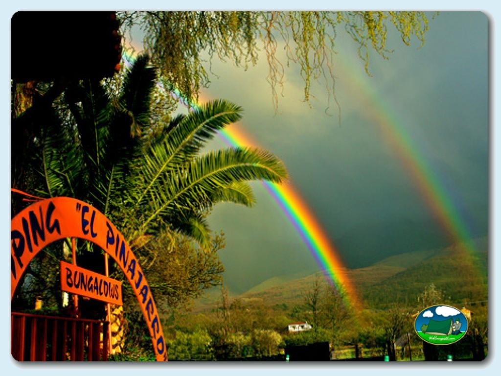 Entrada al camping en Camping El Pinajarro, Cáceres, España
