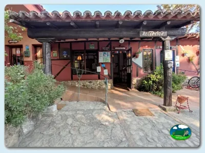 Recepción del recinto del Camping El Pinajarro, Hervás (Cáceres)