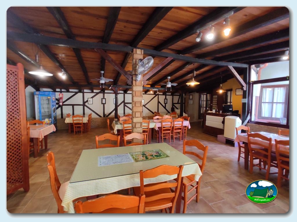 Comedor en Camping El Pinajarro, Cáceres, España