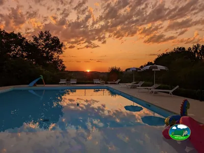 Piscina al atardecer