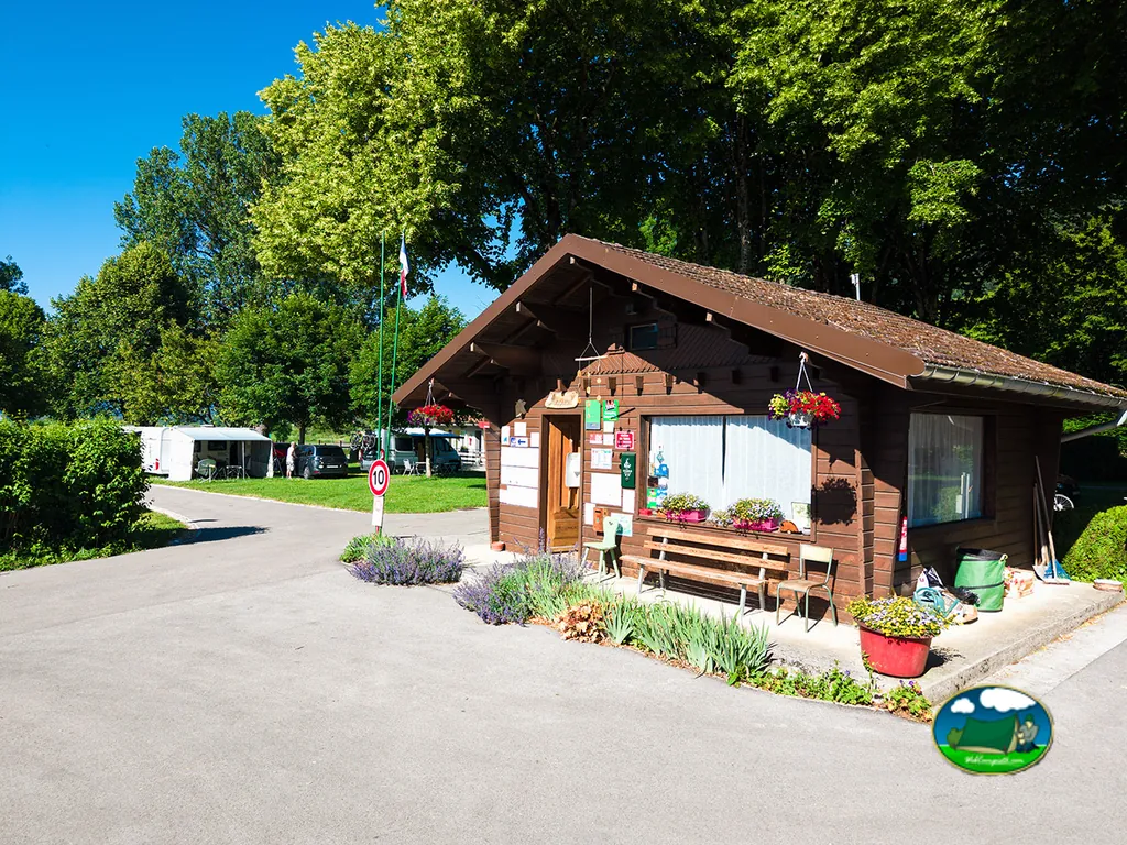 Recepción del camping del Camping Le Cul de la Lune, MORTEAU (Doubs)