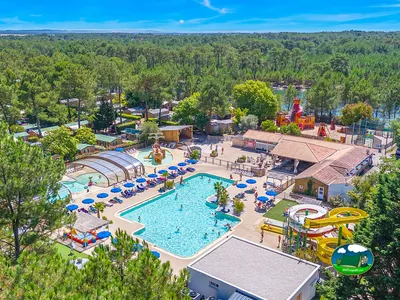 Piscina con parque acuático del Camping La Pinèda (Capfun), LA TESTE-DE-BUCH (Gironda)