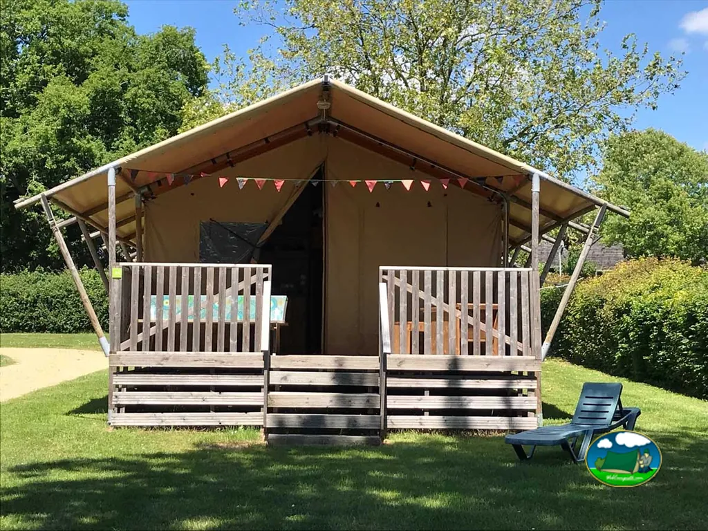 Glamping con terraza del Camping Glamping Sainte Suzanne, SAINTE-SUZANNE (Mayenne)