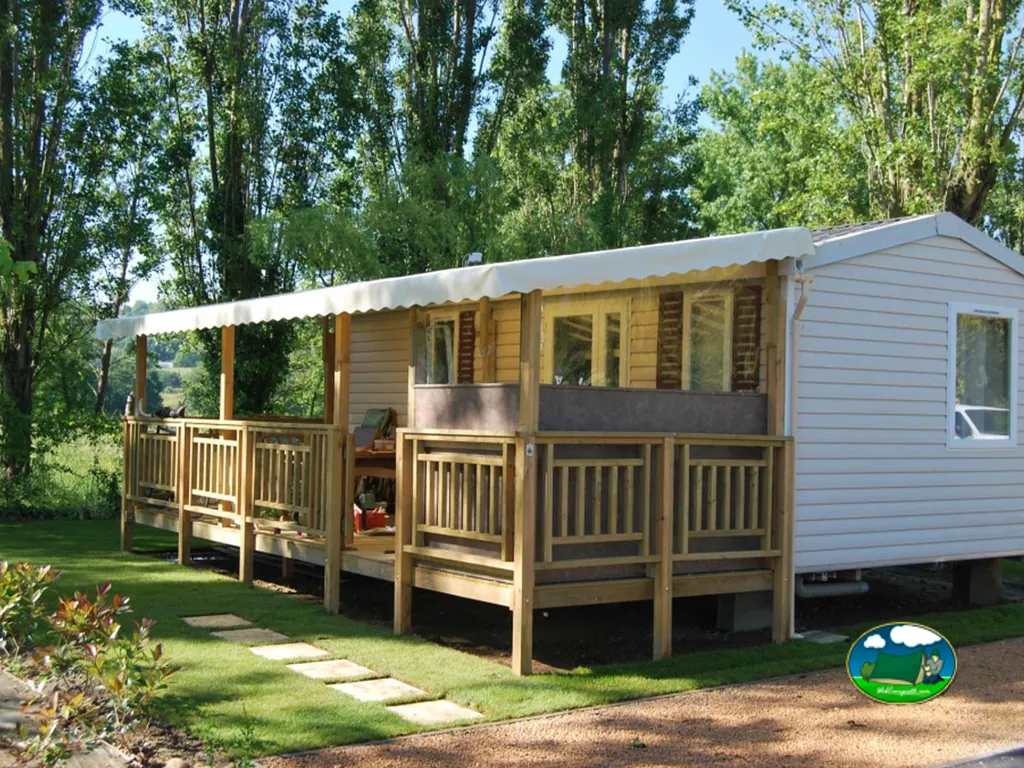 Bungalow con terraza cubierta del Camping Les Rives de Condrieu (siblu Villages), CONDRIEU (Ródano)