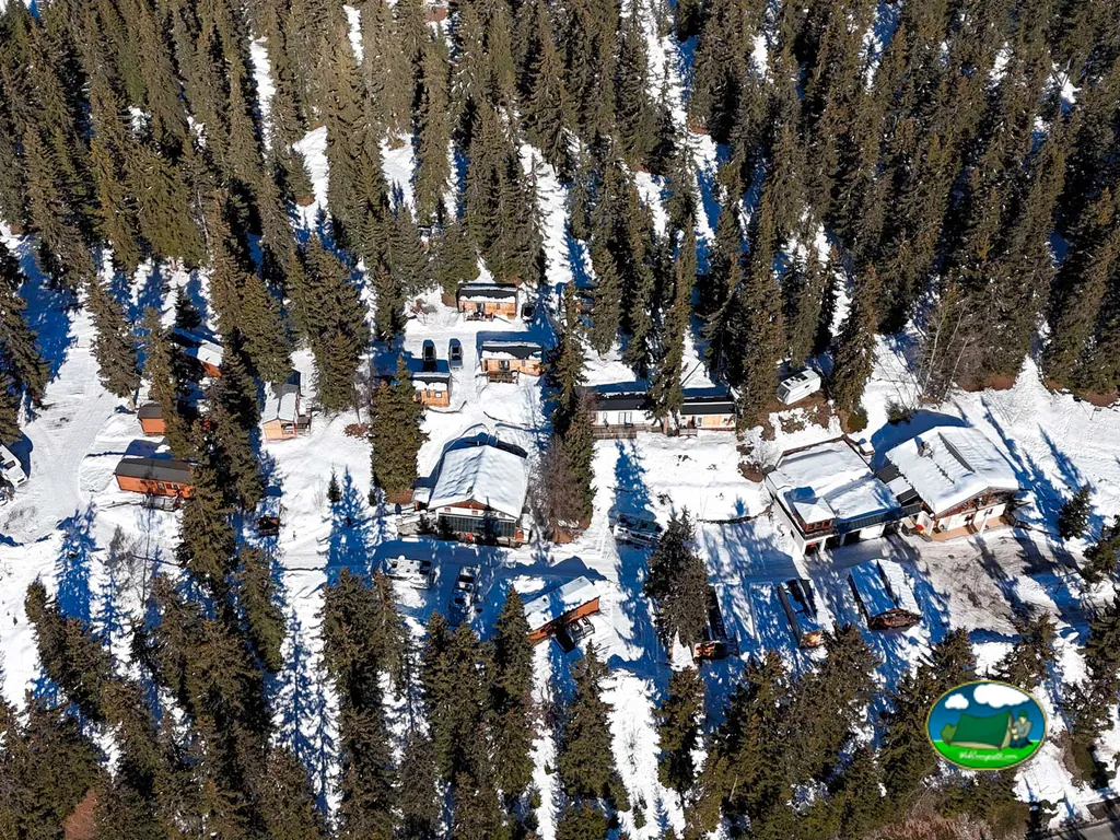 Alojamientos entre montañas nevadas del Camping de la Forêt - La Rosière, MONTVALEZAN (Saboya)